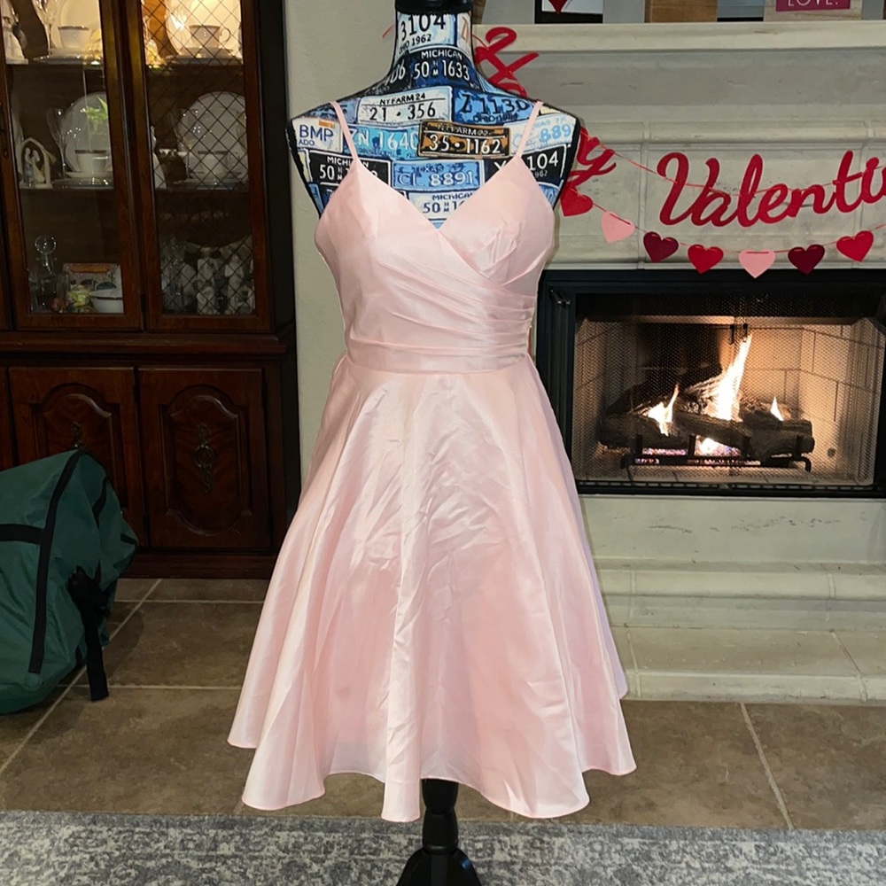 MayQueen, Semi-formal dress